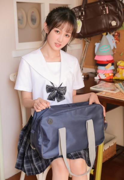 公交车售票员用下面售票小镇 世上还有这样的事情真的很荒诞