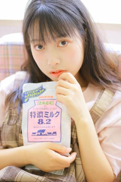 老师穿白色双开真丝旗袍怎么穿 真的很性感 老师穿白色双开真丝旗袍怎么穿 真的很性感