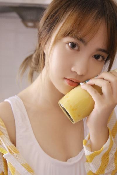 蹦迪的时候有女生往你身上蹭怎么办