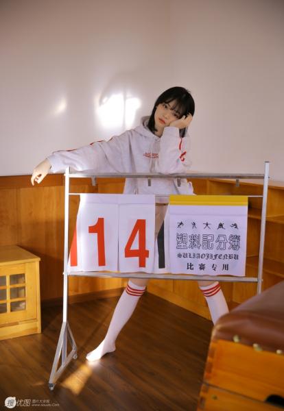 陪读妈妈帮高三孩子缓解孩子压力 妈妈的用心良苦