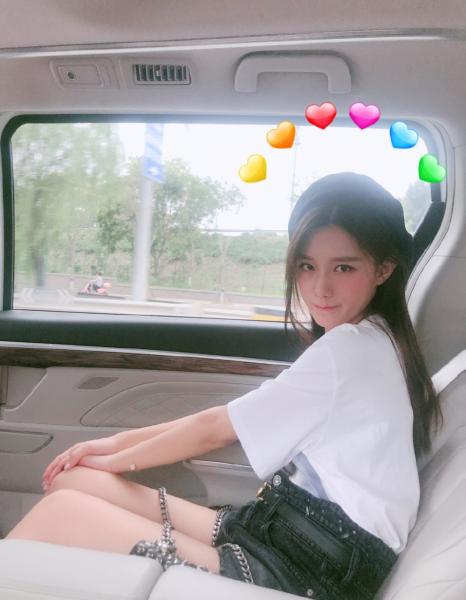 我在长途公共汽车上的轮杆 感觉有点害怕 我在长途公共汽车上的轮杆 感觉有点害怕