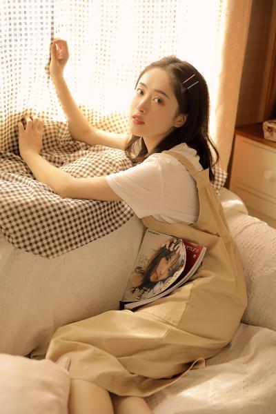 闺蜜和男朋友三个人吃饭尴尬怎么办