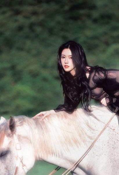 香含玉女峰头露的出处和背景故事