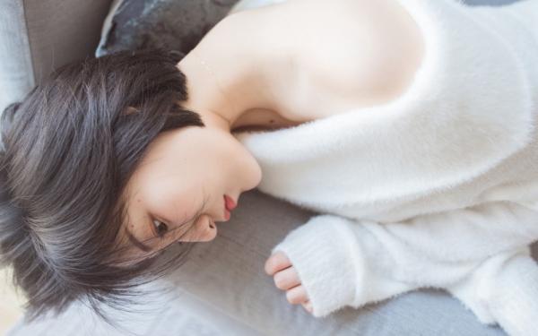 三个人一起一个女生怎么处理