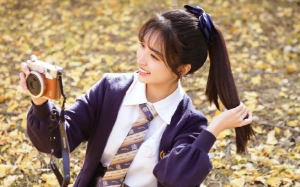 学长做错一道题就插一支钢笔 学长说做错一道题就放一支笔 学长做错一道题就插一支钢笔 学长说做错一道题就放一支笔