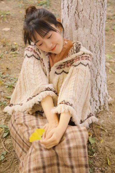 我跟两个外国人在酒店一个德国一个美国一起谈工作 我跟两个外国人在酒店一个德国一个美国一起谈工作