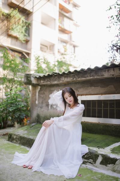 金刚杵捣肉莲的下一句是什么描述的什么意思