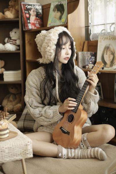 酒店经理把我介绍3个外国人一起吃饭唱歌