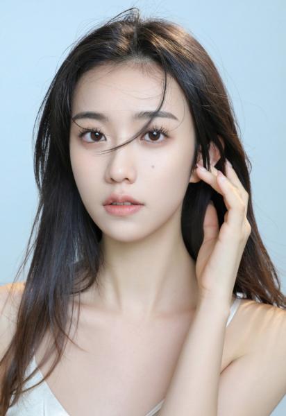 数学课代表穿蕾丝吊带背心作文的背景故事