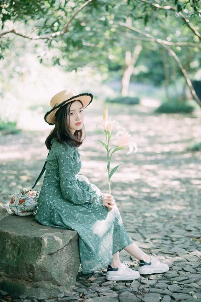 一个日中间一个处下面一个口念什么字一般指的是什么意思