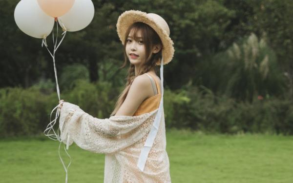 初中夏天校服太薄能看到馒头