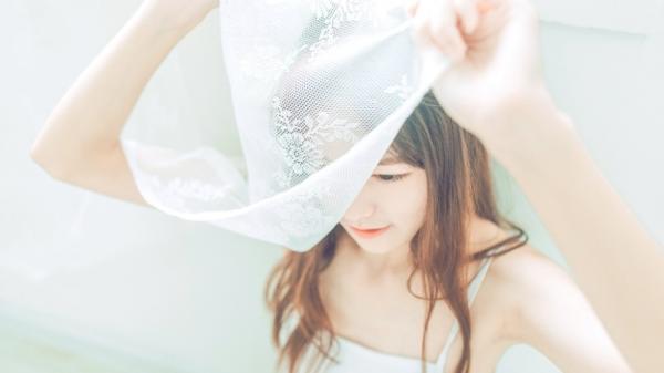 女生夏季校服太薄能看到背心怎么办