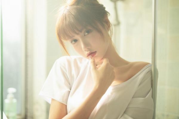 长途汽车和陌生人最后一排啊 我感觉不舒服他很照顾我